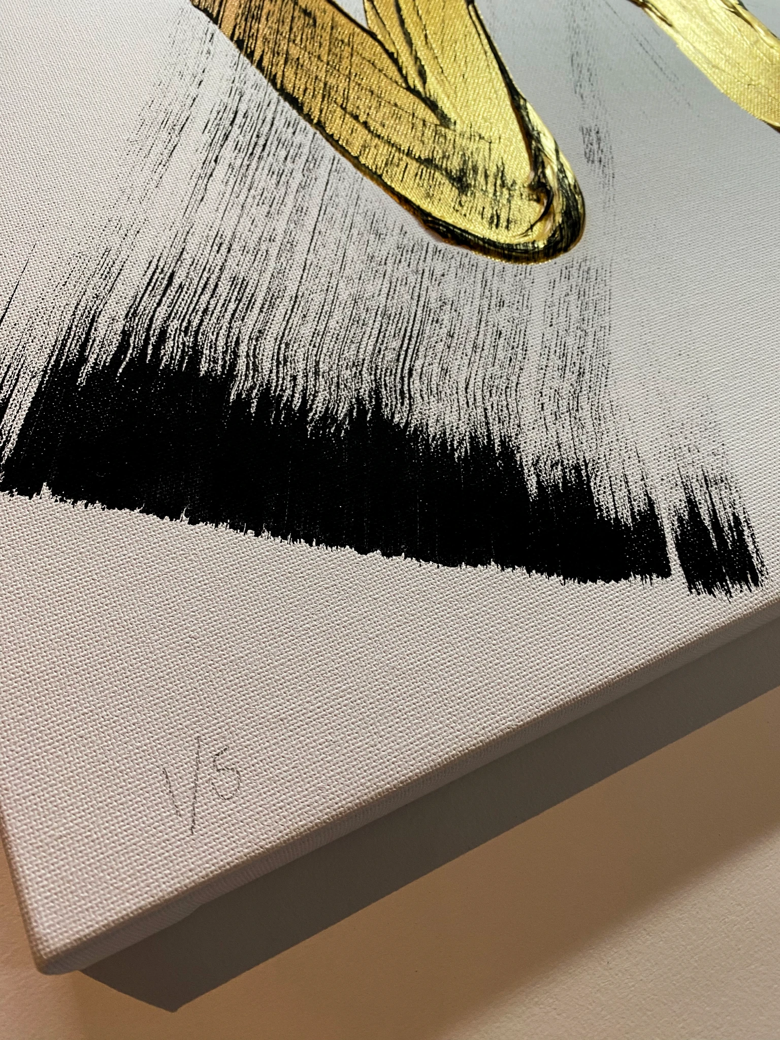 Dirty L O V E on canvas - Ansicht 2