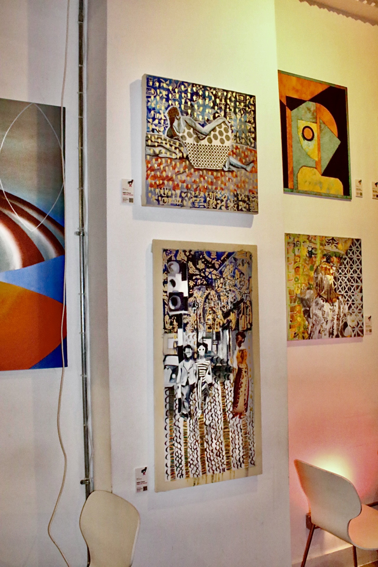 Any venues that already display original artworks
