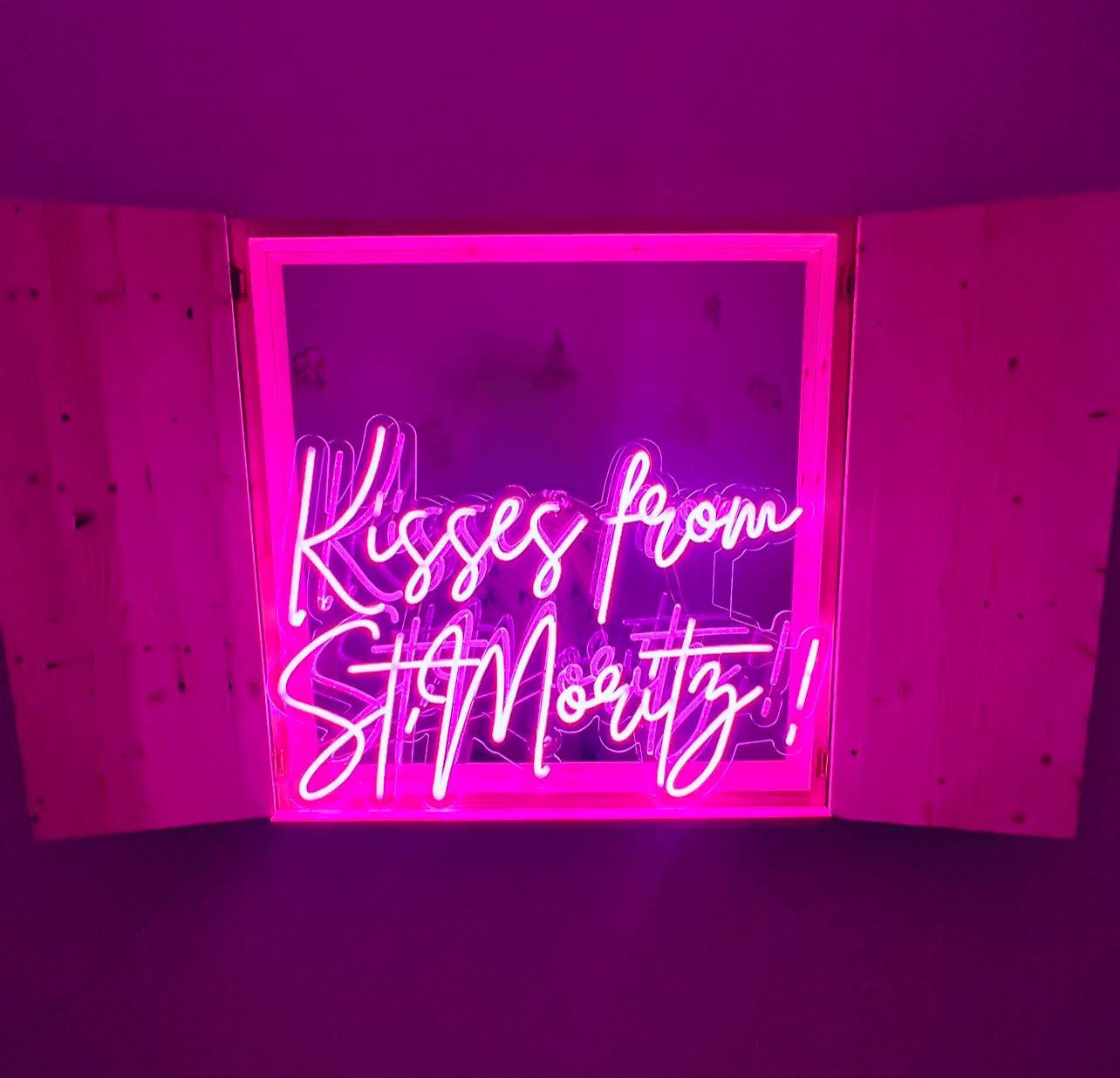 Neon artwork by Hathesis